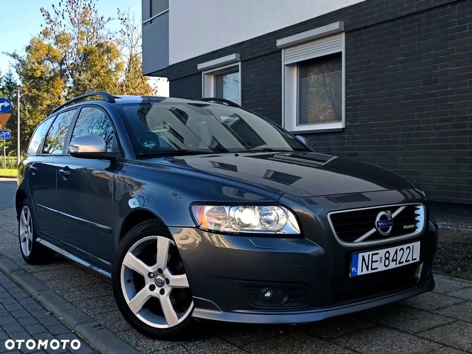 Volvo V50 D2 R-Design - 1