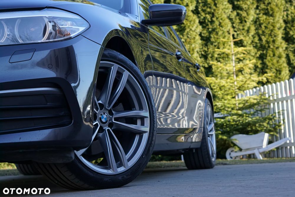 BMW Seria 5 - 34