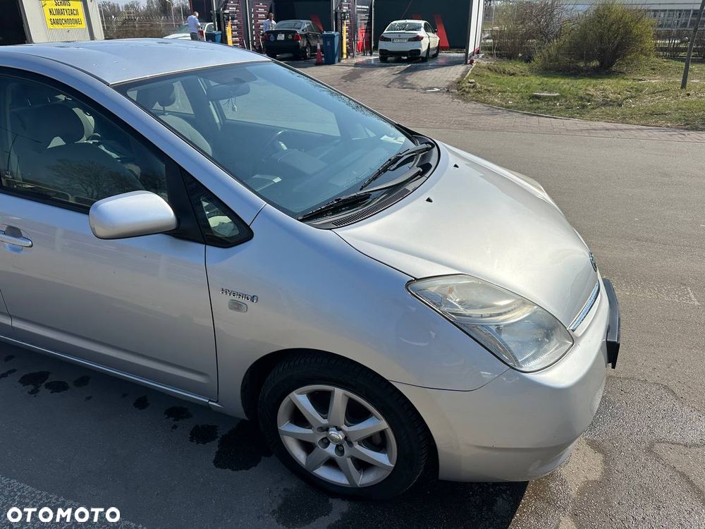 Toyota Prius - 3