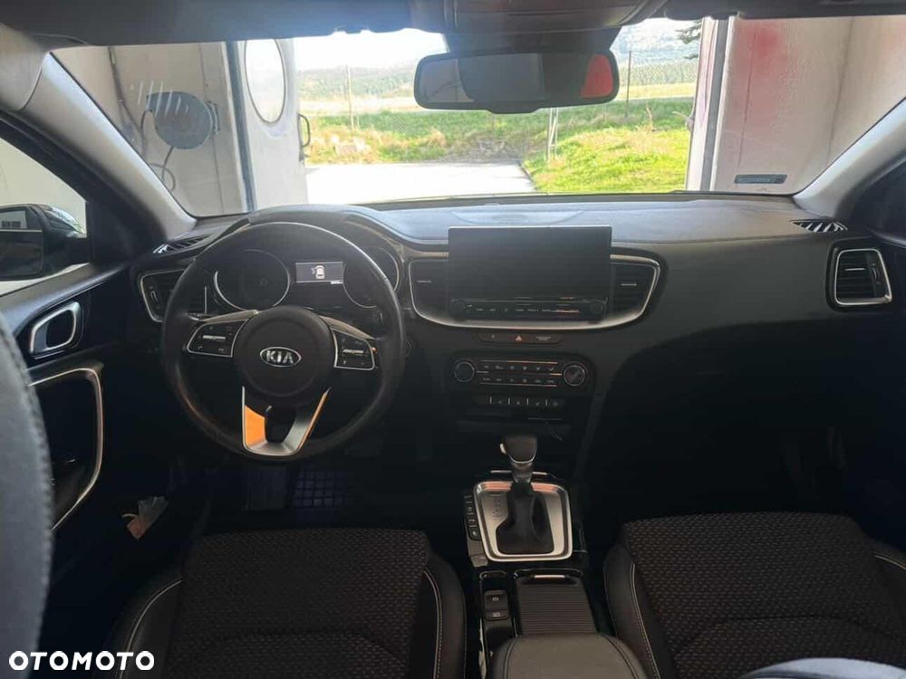 Kia XCeed 1.6 T-GDI L Business Line DCT - 13