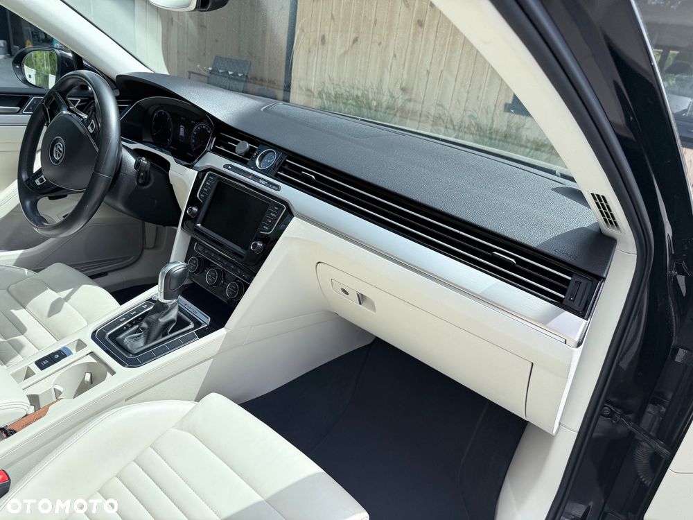 Volkswagen Passat - 20