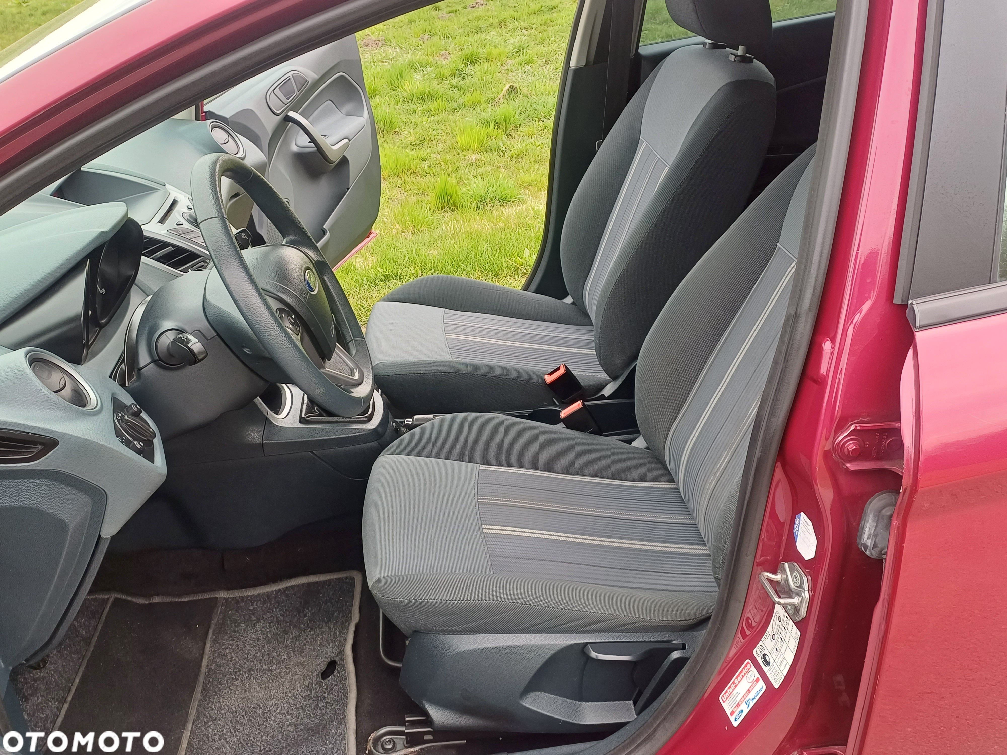 Ford Fiesta 1.4 Ghia - 10