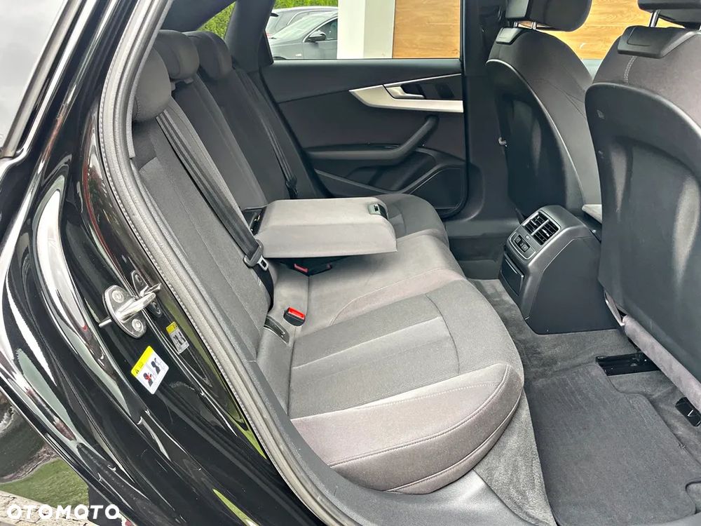 Audi A4 Limousine 1.4 TFSI Sport S tronic - 30