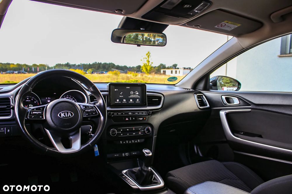 Kia Ceed 1.4 CVVT Dream-Team Edition - 31