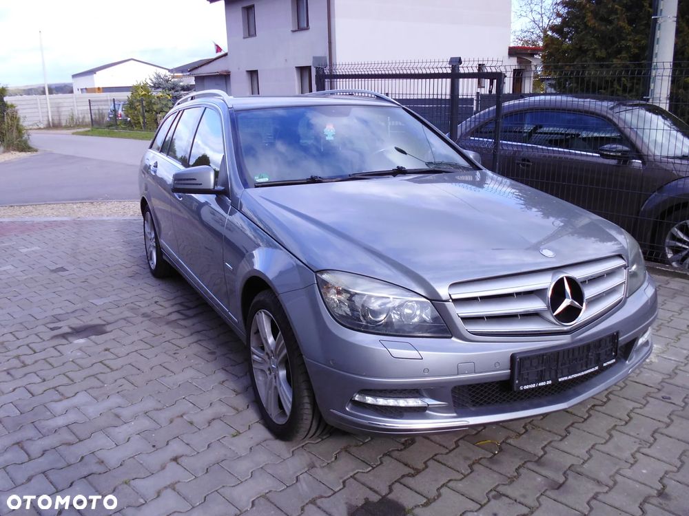 Mercedes-Benz Klasa C 200 T (BlueEFFICIENCY) 7G-TRONIC Avantgarde - 4