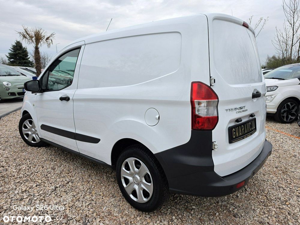 Ford Transit Courier - 8