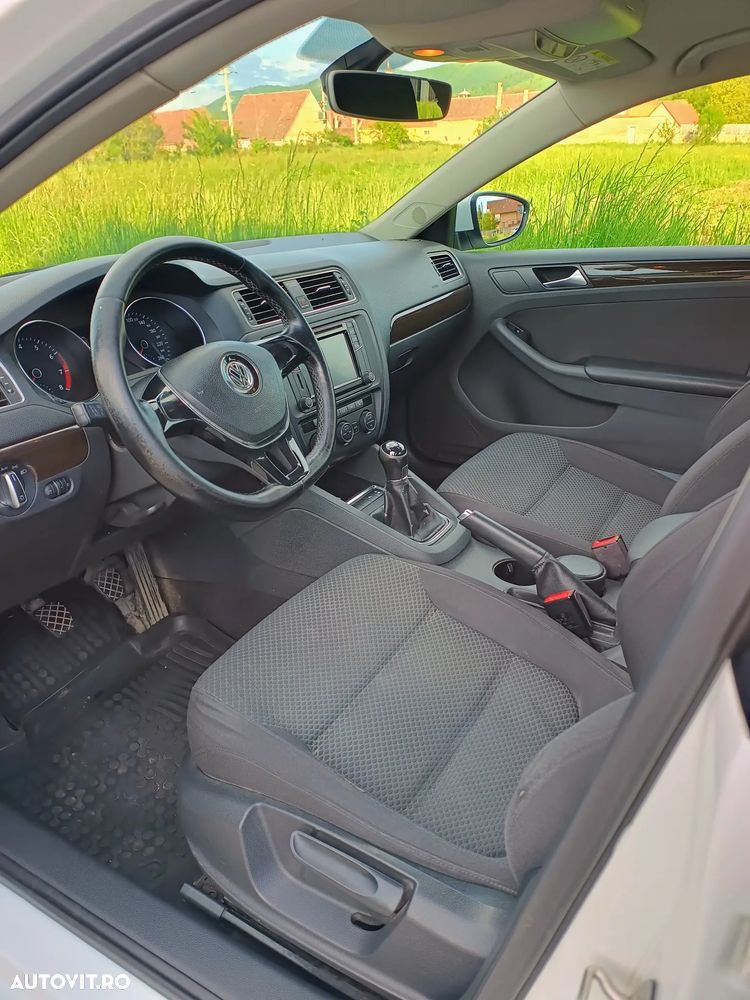 Volkswagen Jetta - 22