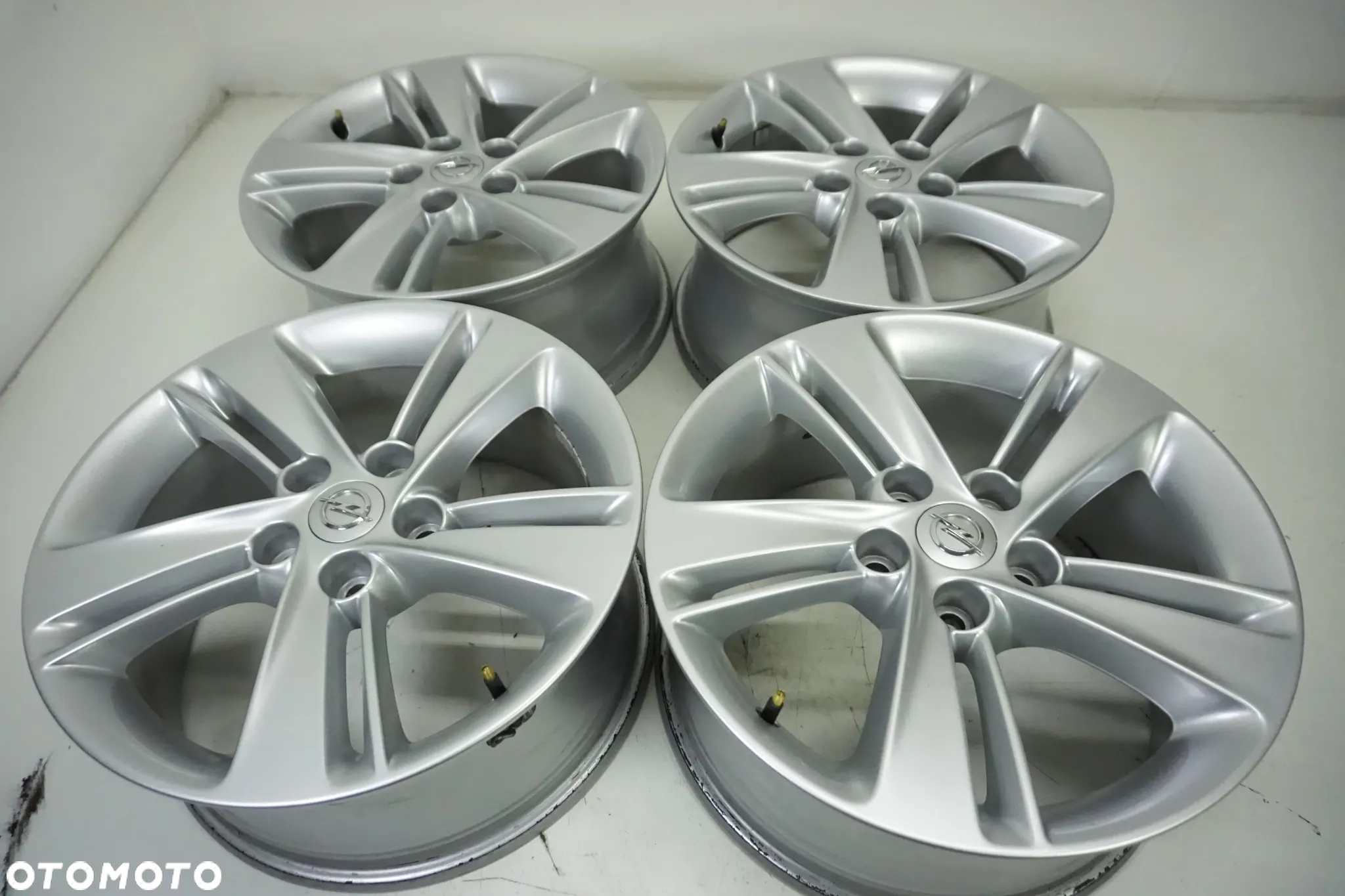 FELGI ALUMINIOWE 17 OPEL ASTRA J INSIGNIA B ZAFIRA ANTARA CHEVROLET ORLANDO CRUZE CAPTIVA VOLT  5X115 CZUJNIKI - 4
