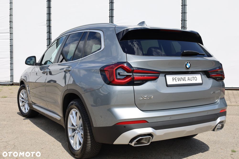 BMW X3 xDrive20d - 17