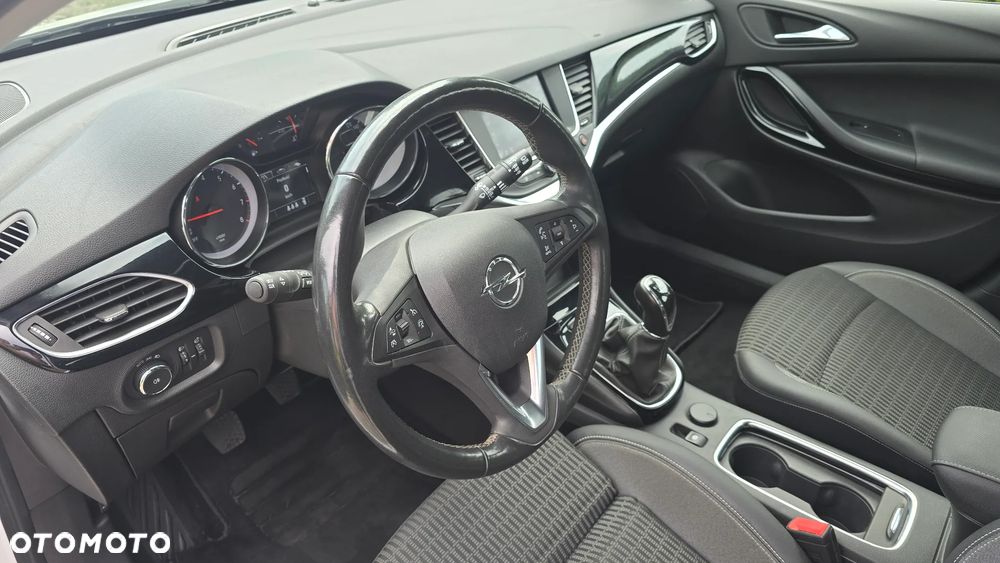 Opel Astra 1.2 T Elegance S&S - 9