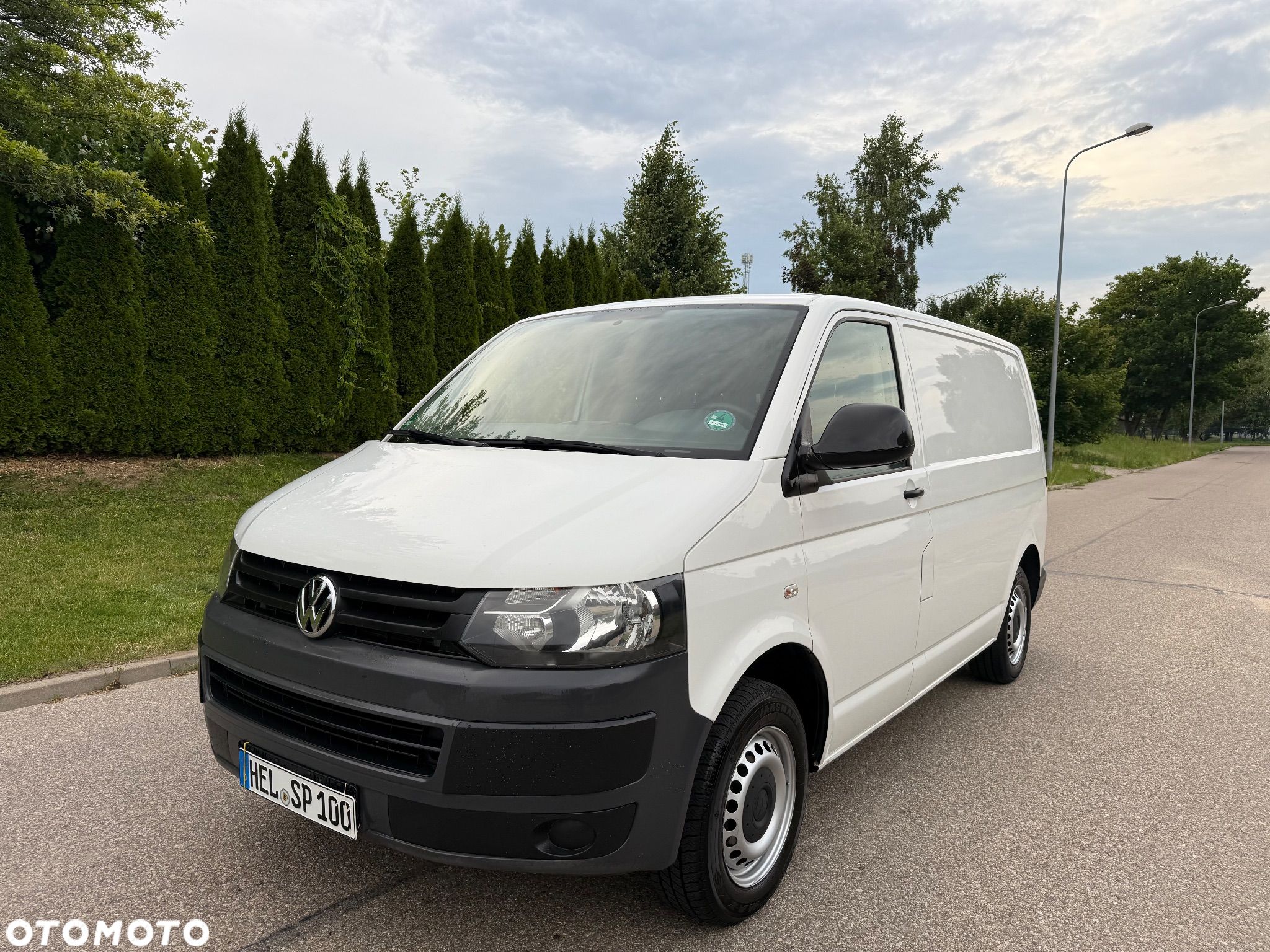 Volkswagen Transporter - 1