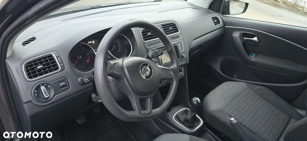 Volkswagen Polo 1.4 TDI (Blue Motion Technology) Comfortline - 35