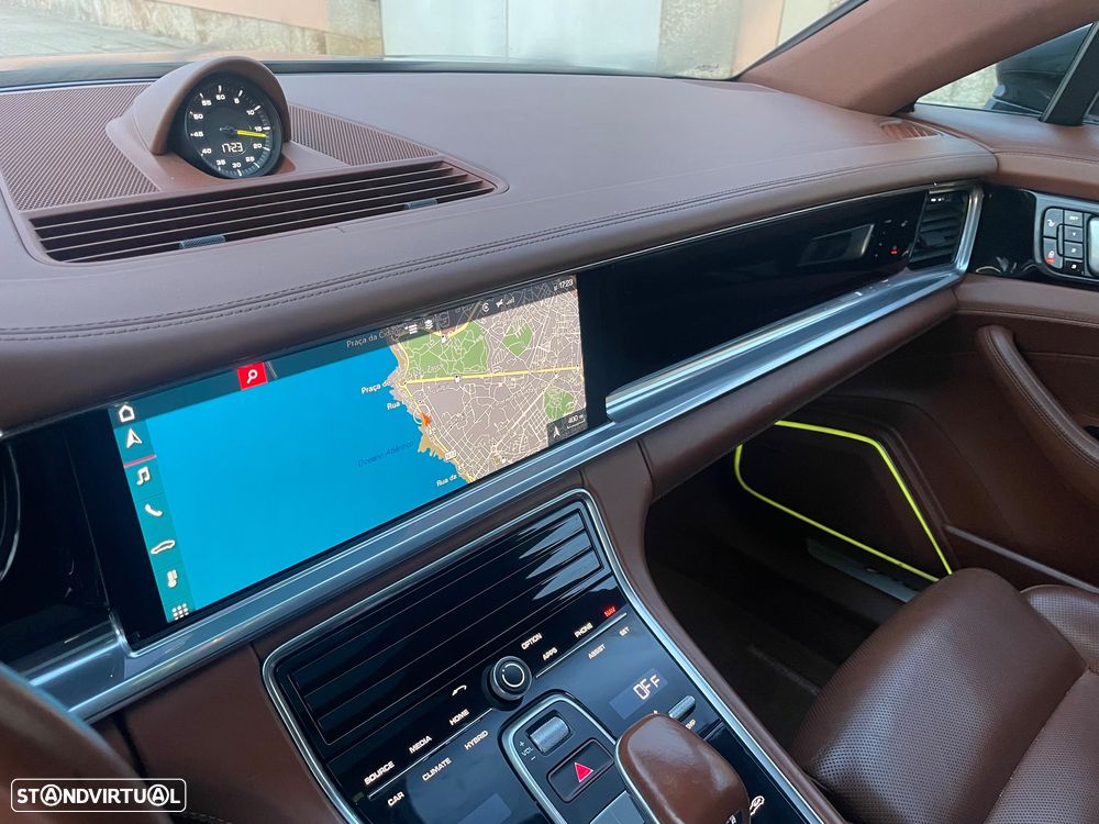 Porsche Panamera Sport Turismo 4 E-Hybrid 10 Years Edition - 27