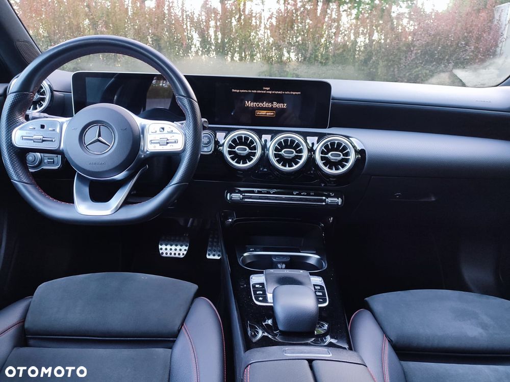 Mercedes-Benz Klasa A 250 7G-DCT AMG Line - 19