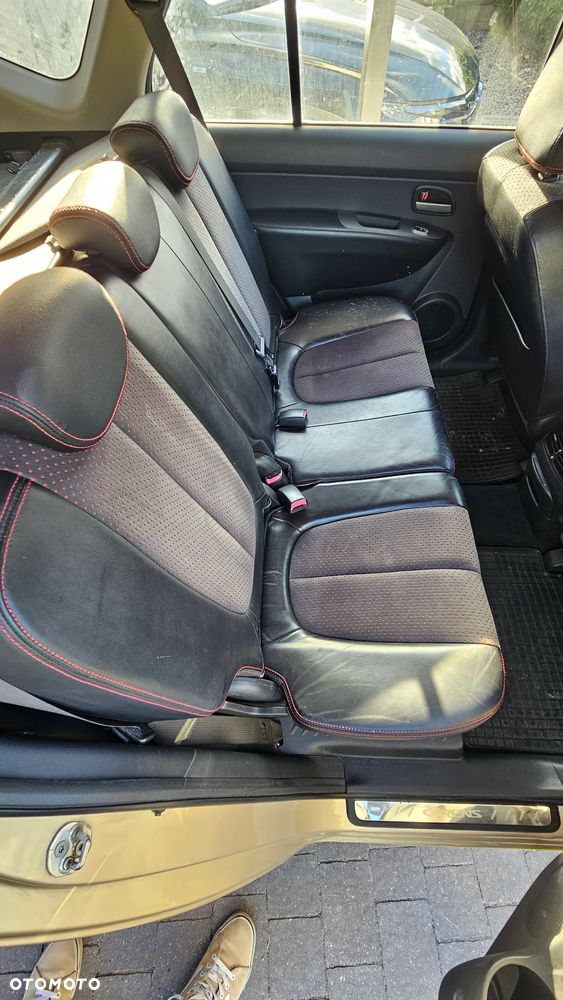 Kia Carens 2.0 CRDi Voyage - 9