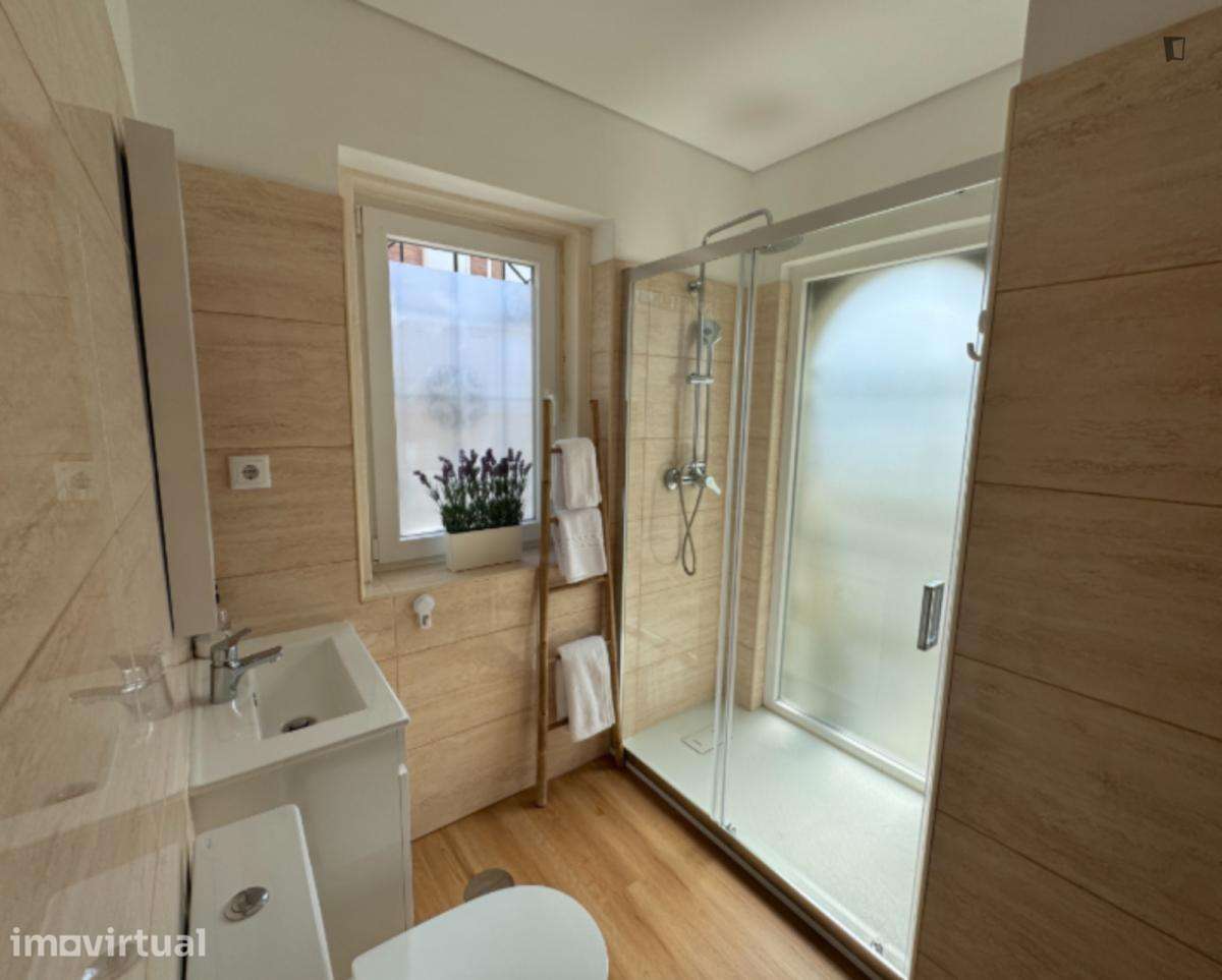 Quarto - localizado em Paranhos Porto - Grande imagem: 2/19