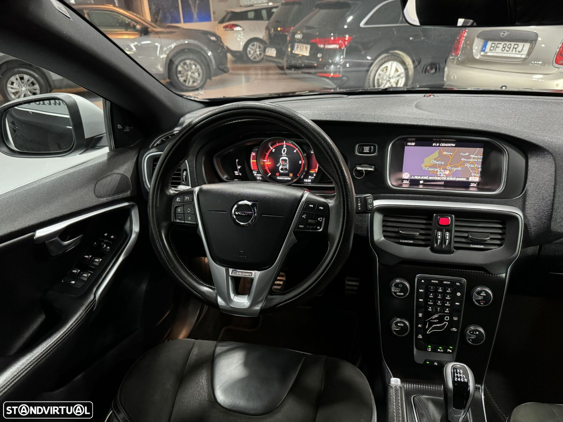 Volvo V40 2.0 D2 R-Design - 5