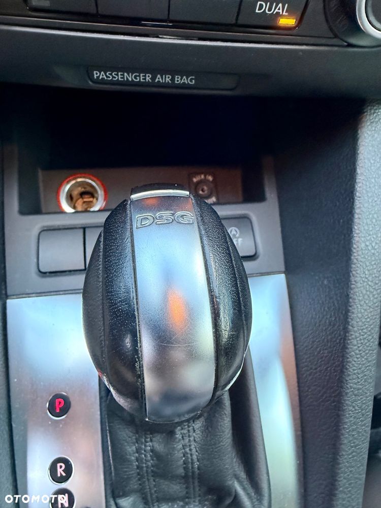 Volkswagen Jetta 1.6 TDI Highline DSG - 17