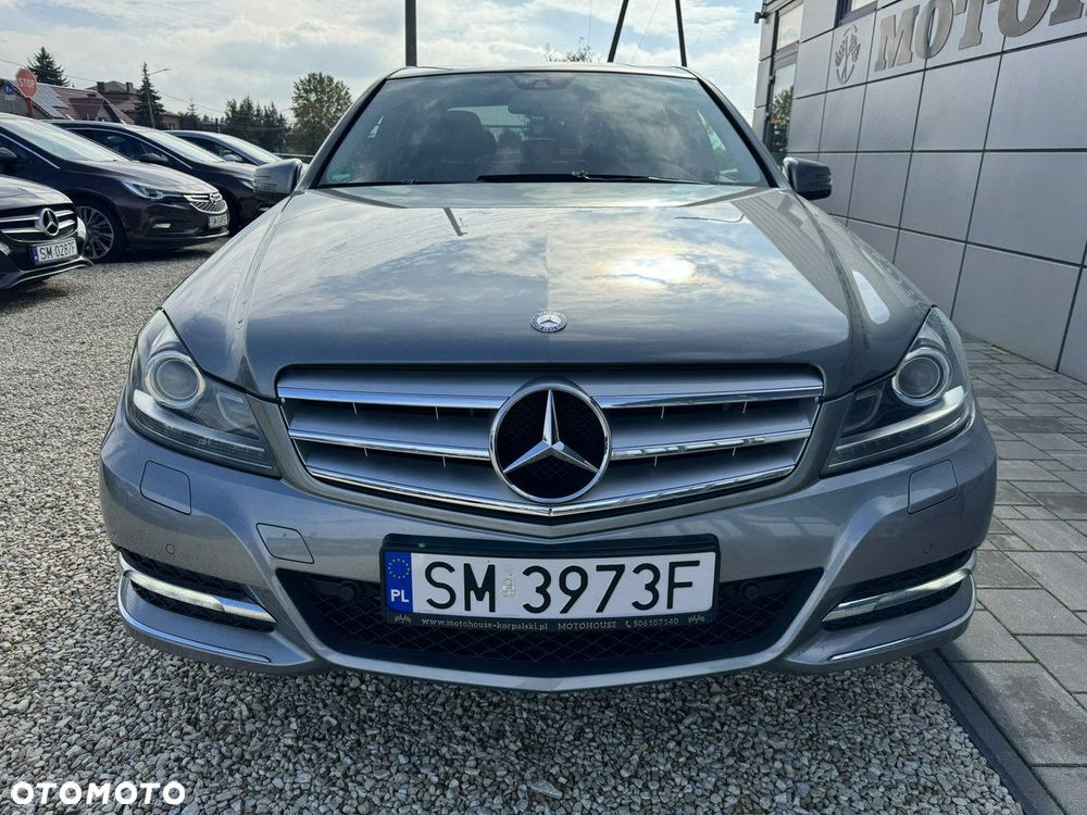 Mercedes-Benz Klasa C 180 BlueEFFICIENCY Avantgarde - 4