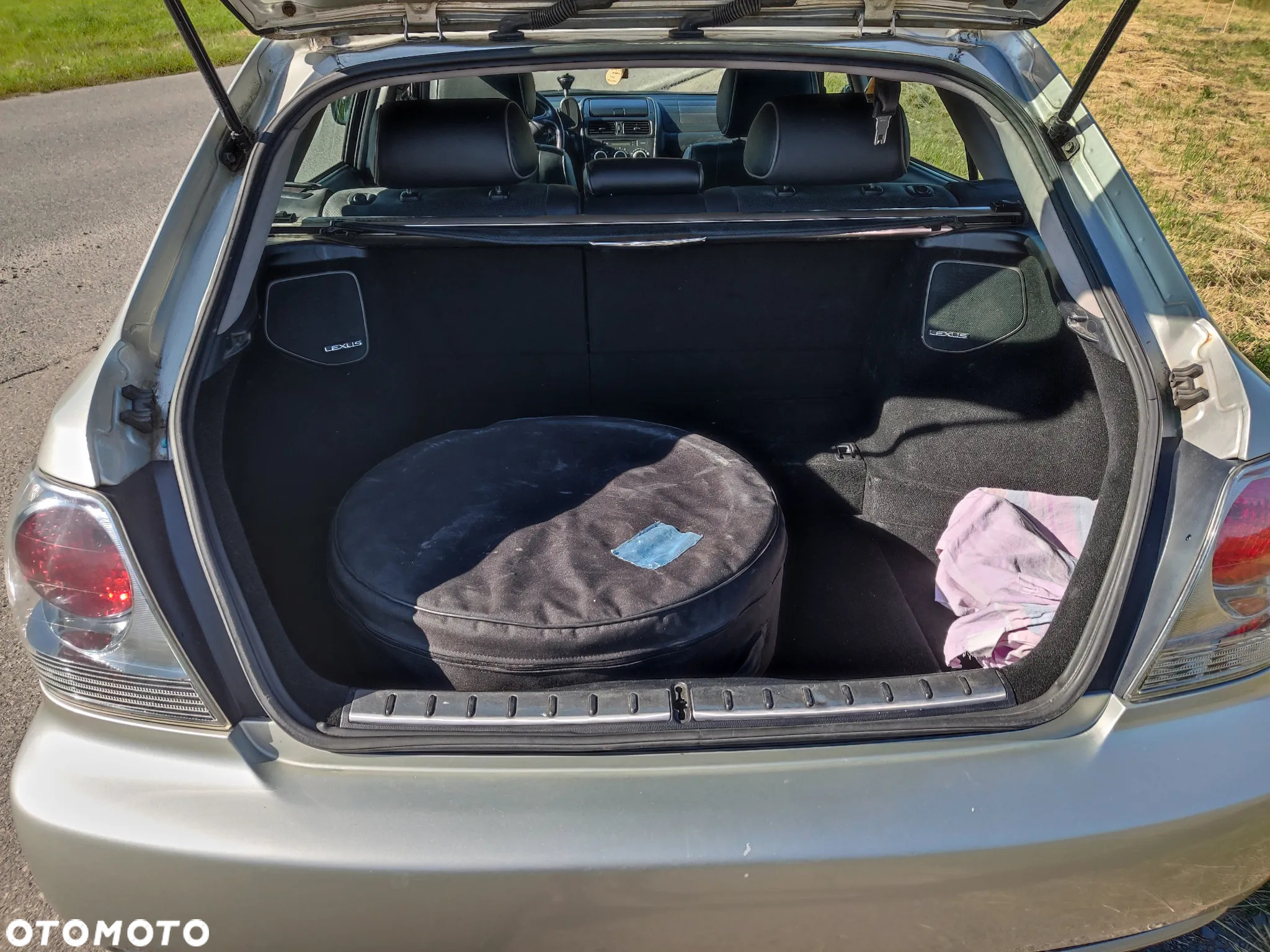 Lexus IS 200 SportCross - 9