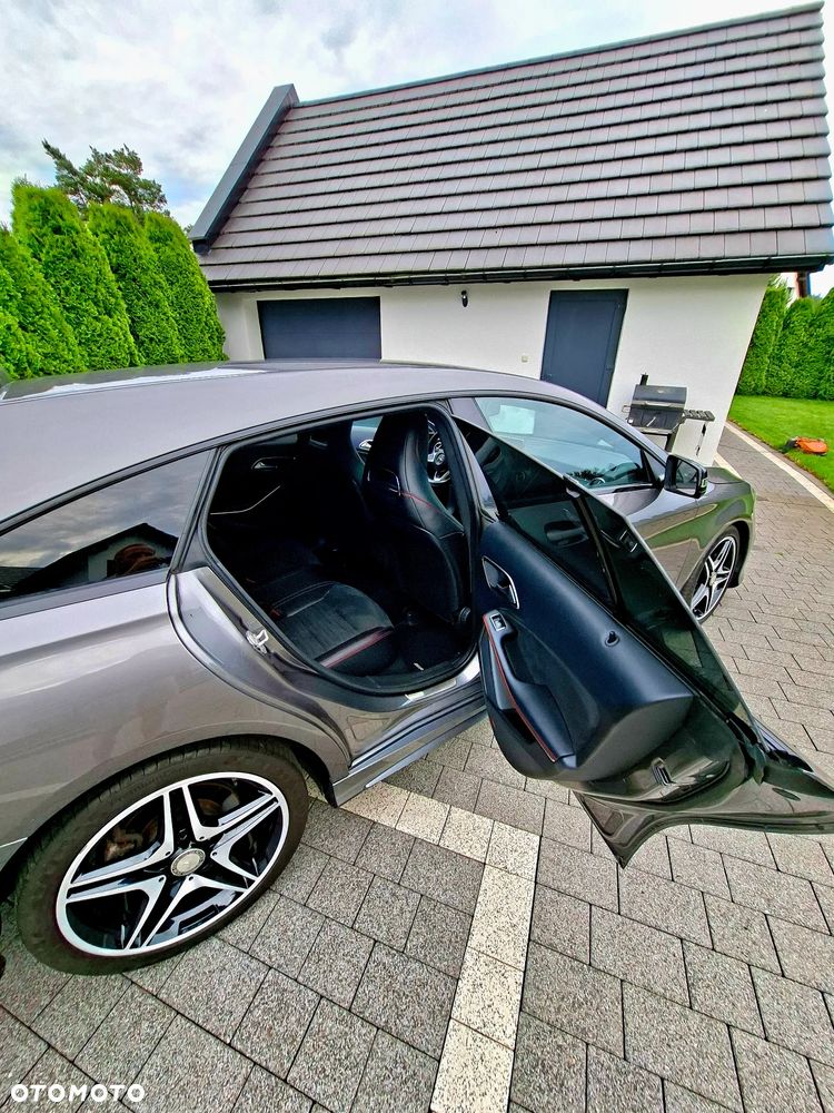 Mercedes-Benz CLA 200 Orange Art Edition - 23