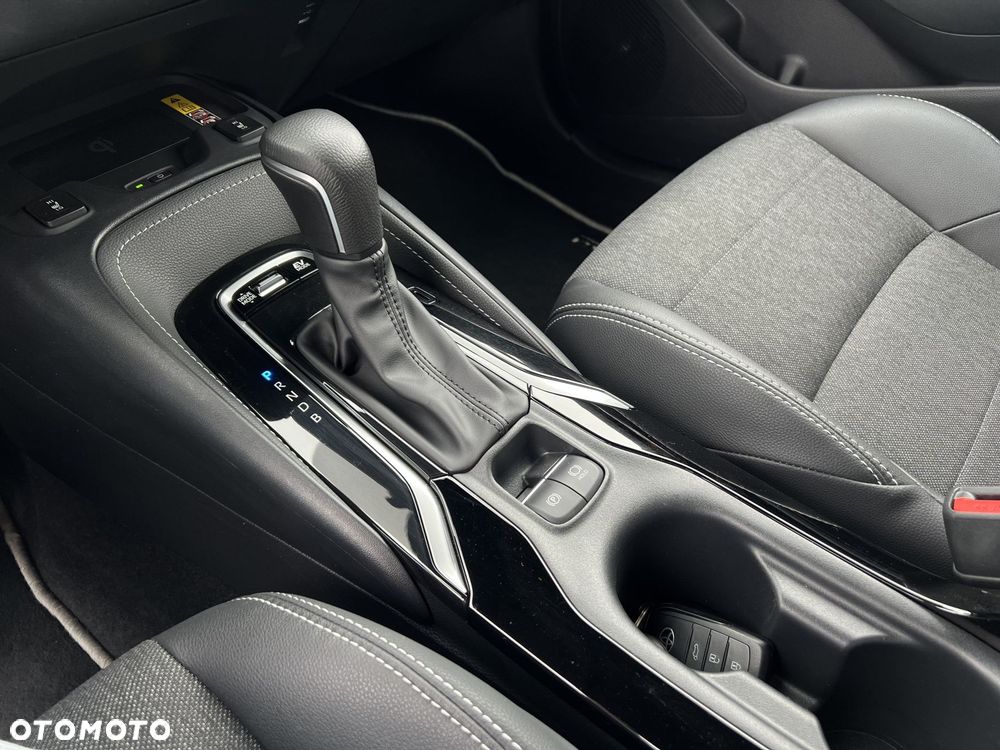 Toyota Corolla 1.8 Hybrid Style - 19