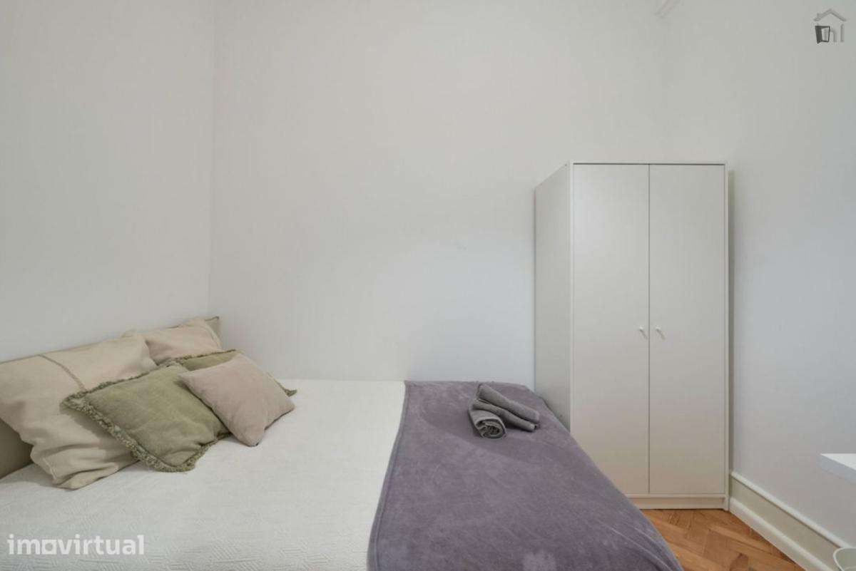 Quarto - localizado em Alameda Lisbon - Grande imagem: 2/23