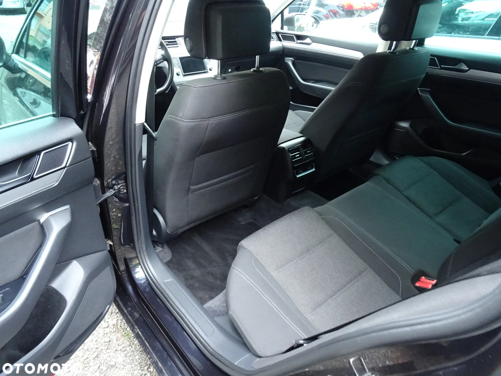 Volkswagen Passat Variant 1.6 TDI (BlueMotion Technology) Trendline - 6