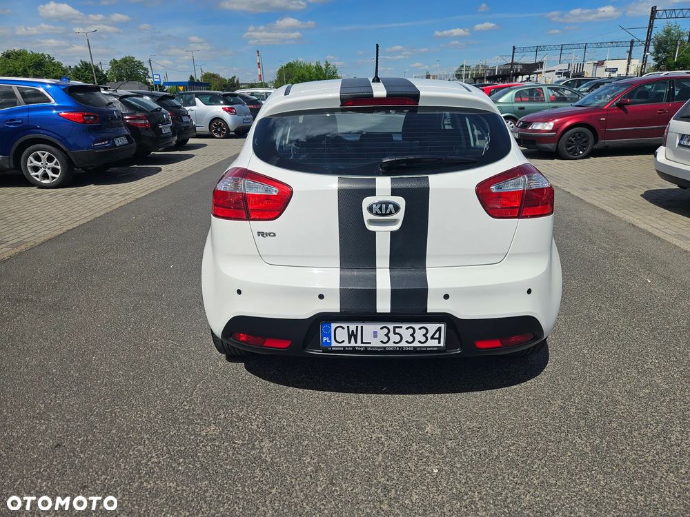 Kia Rio 1.2 Dream Team Edition - 5