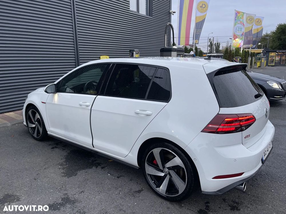 Volkswagen Golf GTI 2.0 TSI OPF Performance - 5