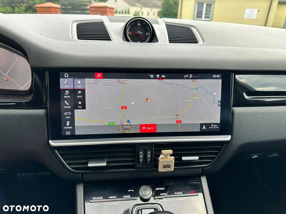 Porsche Cayenne - 19