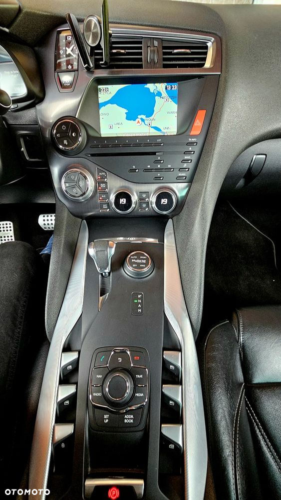 Citroën DS5 2.0 HDi Hybrid4 SoChic MCP - 12