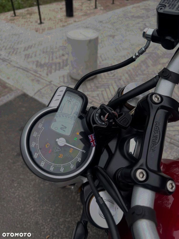Triumph Inny - 4