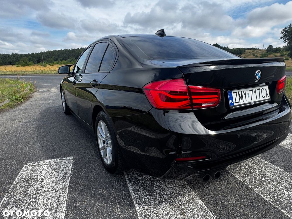 BMW Seria 3 320i - 23