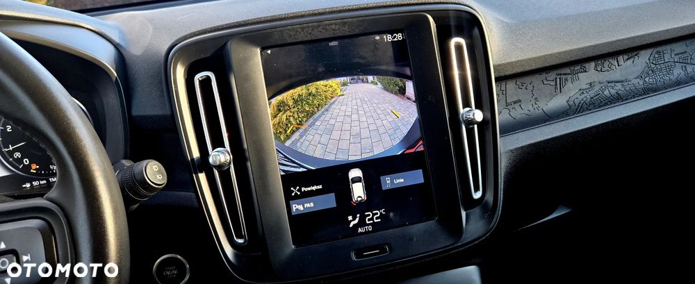 Volvo XC 40 T3 Momentum Pro - 27