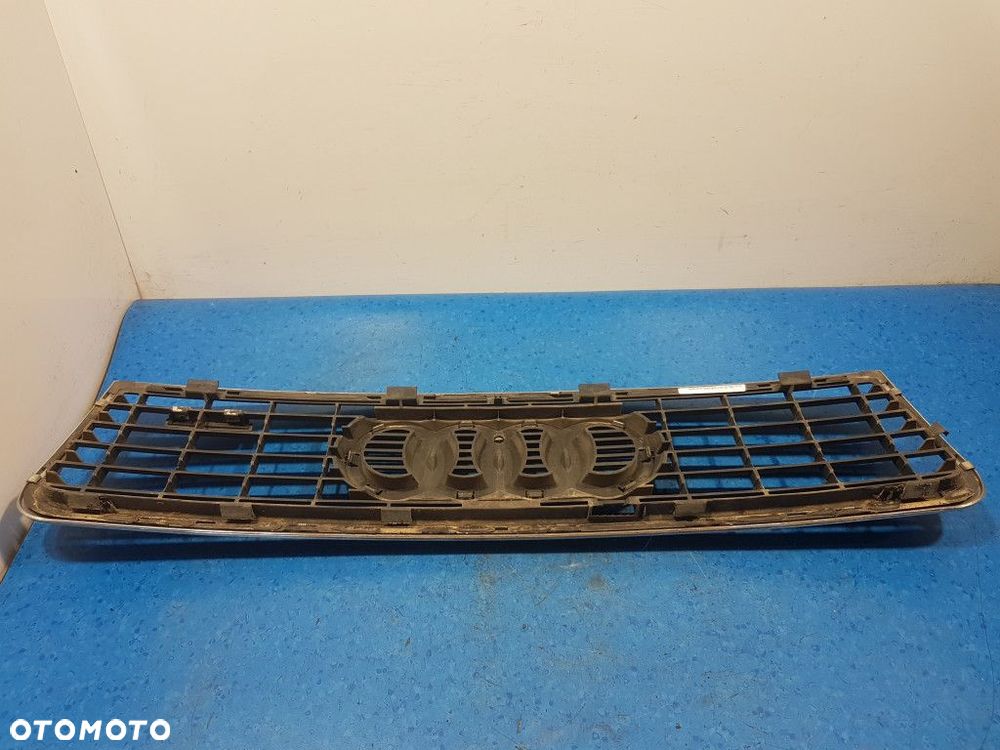 AUDI A6 C5 2.5 TDI ATRAPA / GRILL - 9