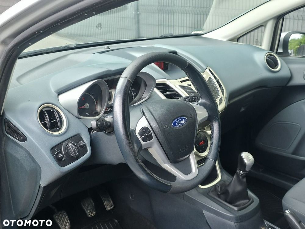 Ford Fiesta - 7