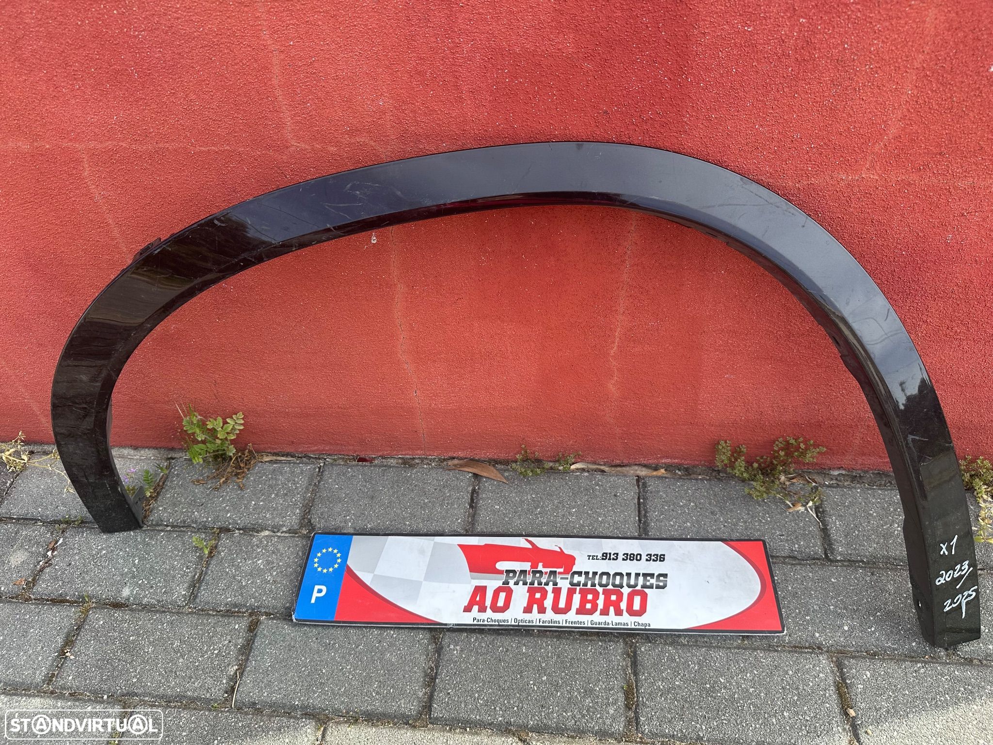 Friso lateral frente esq bmw x1 2023 - 1