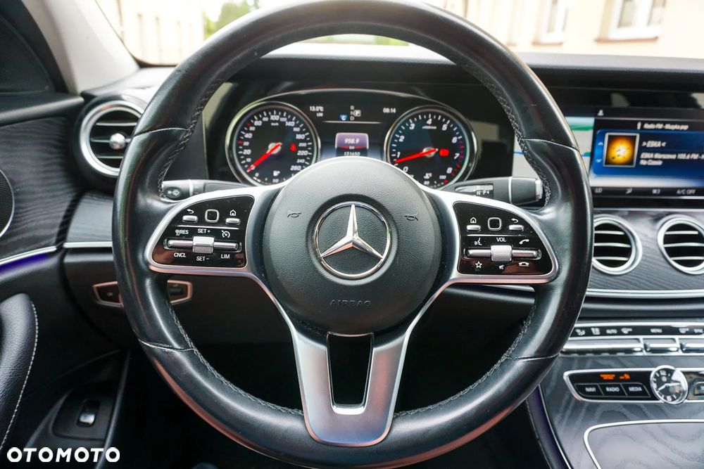 Mercedes-Benz Klasa E 200 CGI BlueEFFICIENCY Automatik Avantgarde - 26