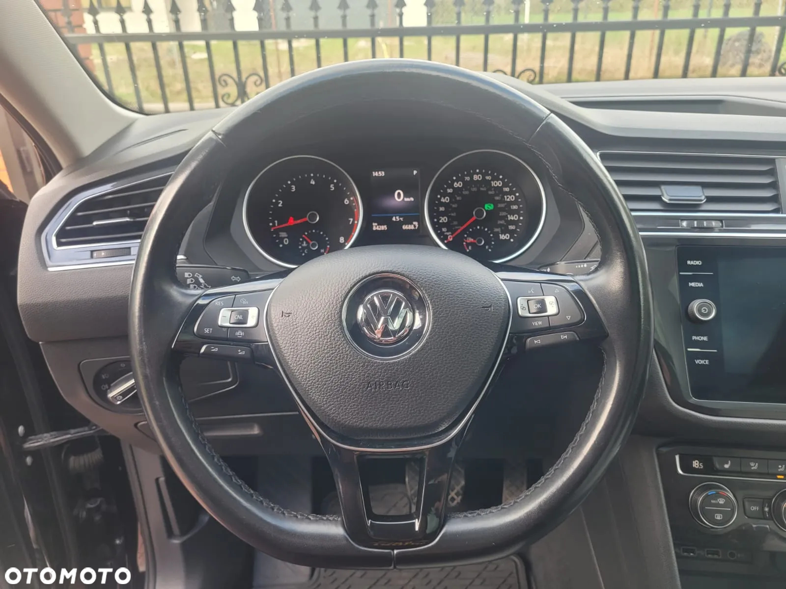Volkswagen Tiguan - 13