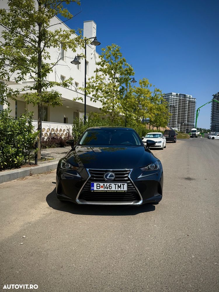 Lexus Seria IS - 2
