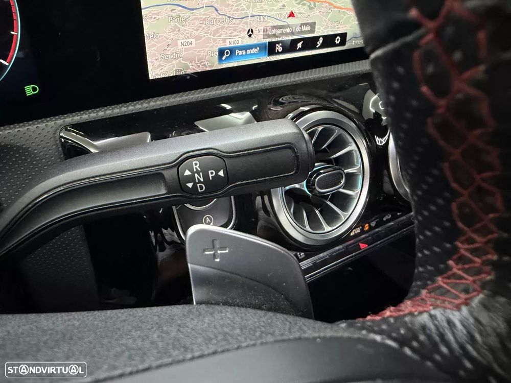 Mercedes-Benz CLA 180 d Shooting Brake AMG Line Aut. - 32