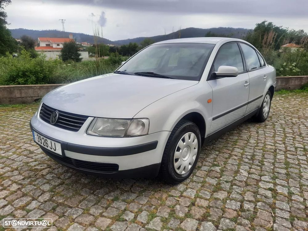 VW Passat - 1