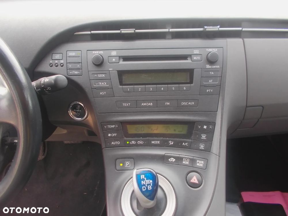 Toyota Prius (Hybrid) - 13