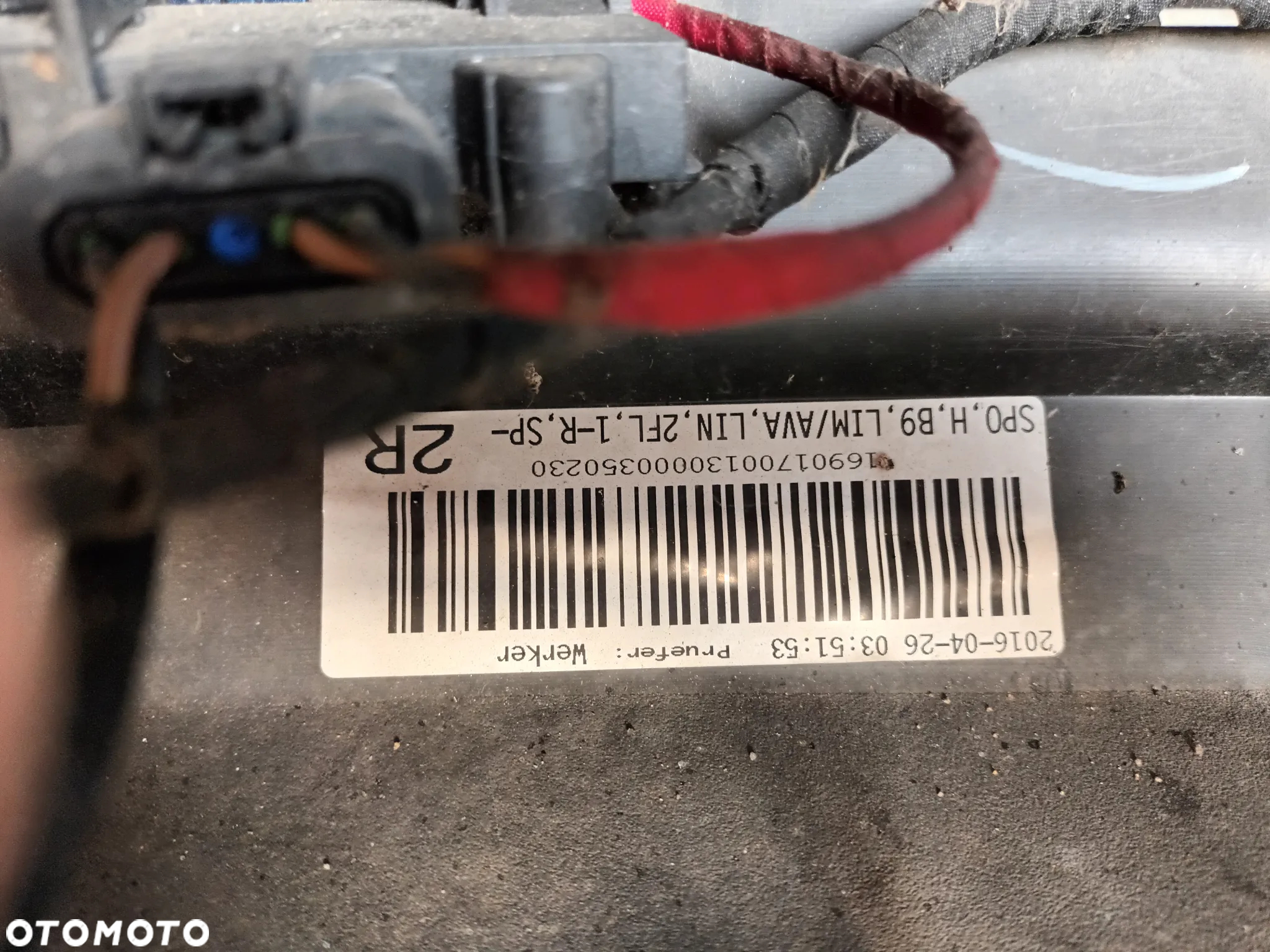 Audi sedan A4 B9 8W kompletny zderzak tył czujniki kolor LX5Q 2016 72km - 17