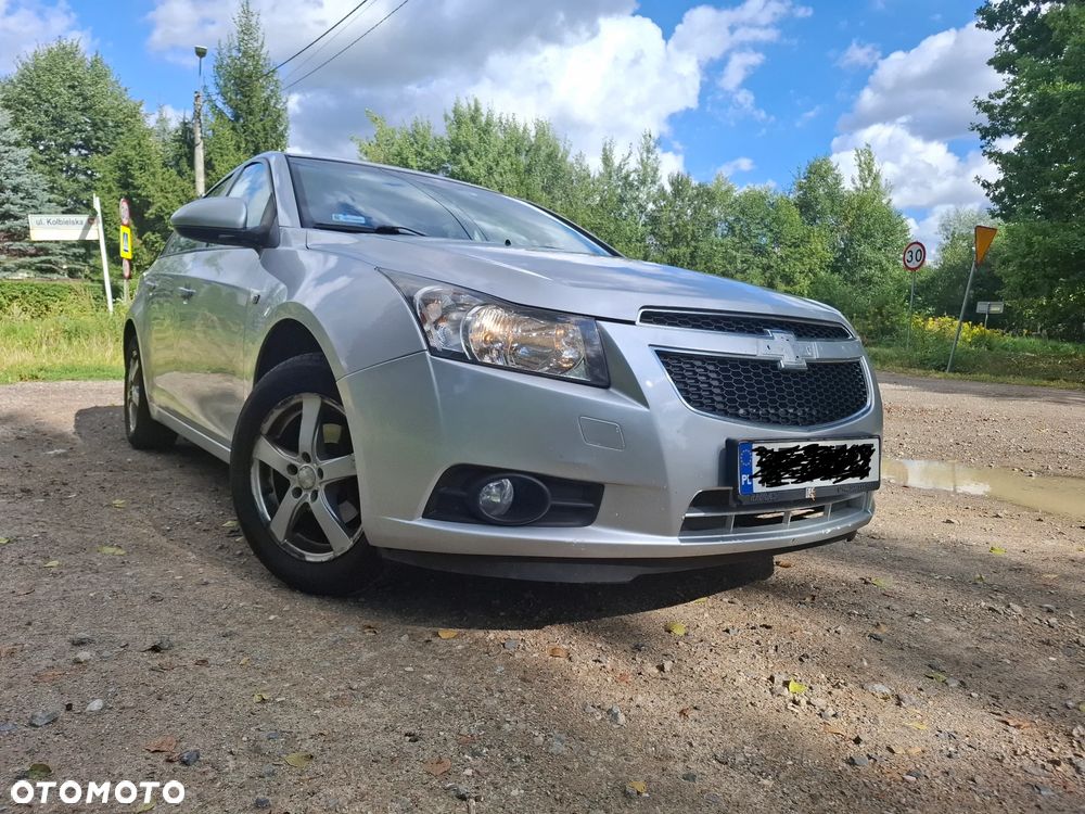 Chevrolet Cruze 1.6 LS - 6