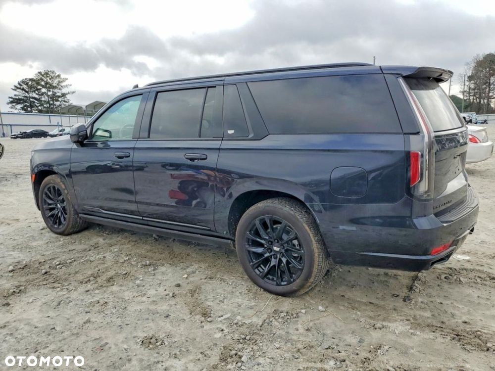 Cadillac Escalade - 4