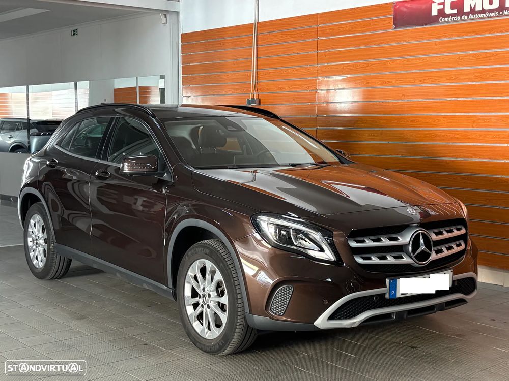 Mercedes-Benz GLA 220 4Matic 7G-DCT - 6