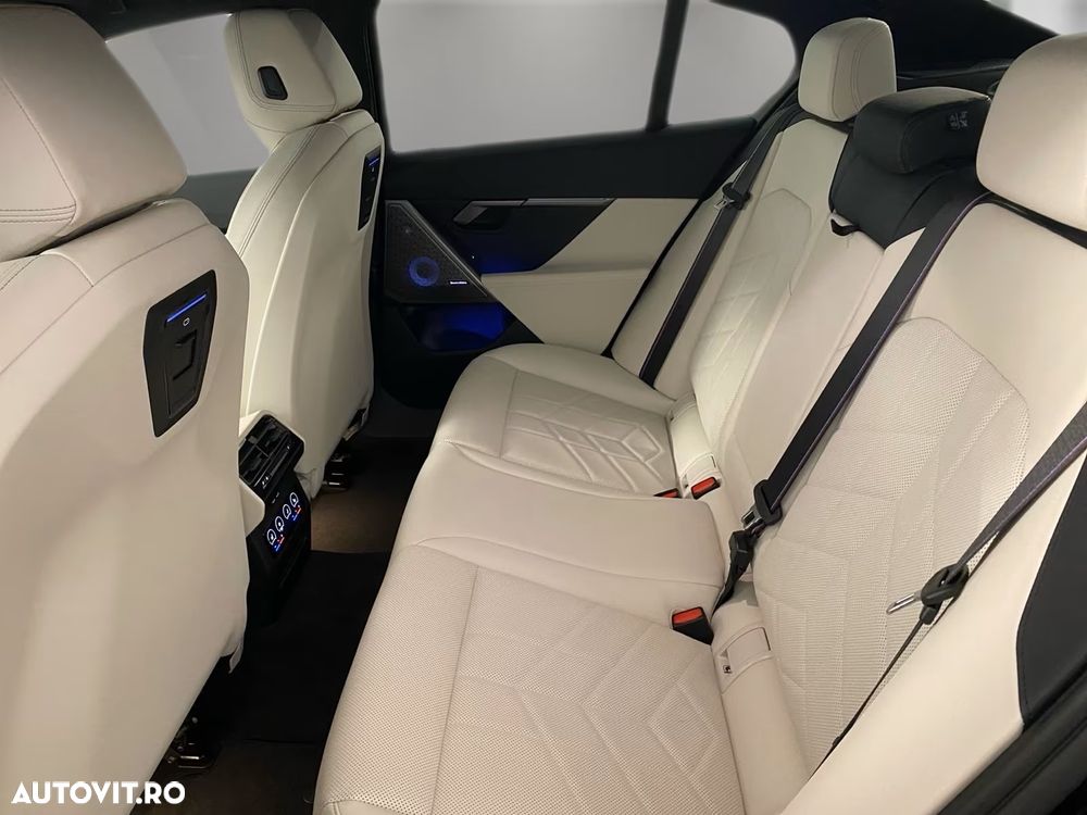 BMW Seria 5 550e xDrive Aut. - 11