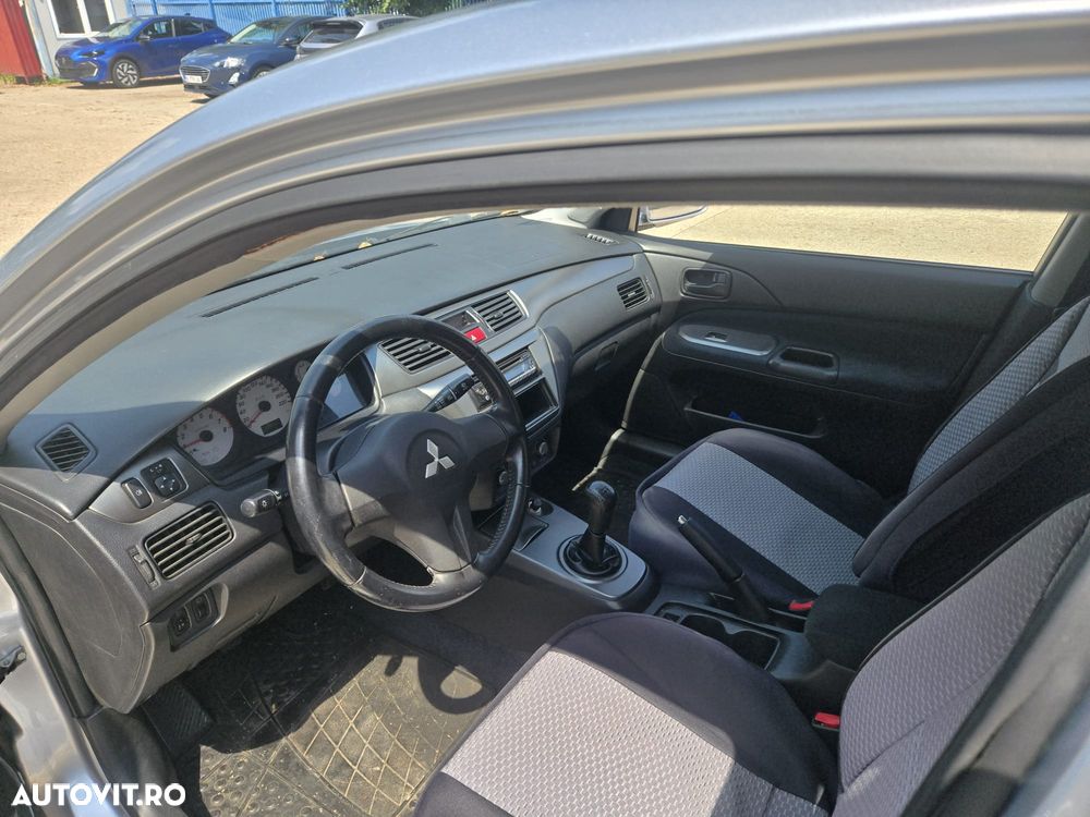 Mitsubishi Lancer 1.6 Invite - 7